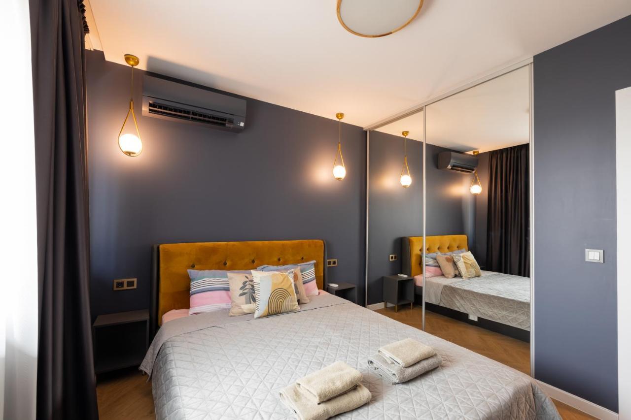Topaz Beachfront Apartment Варна Екстериор снимка