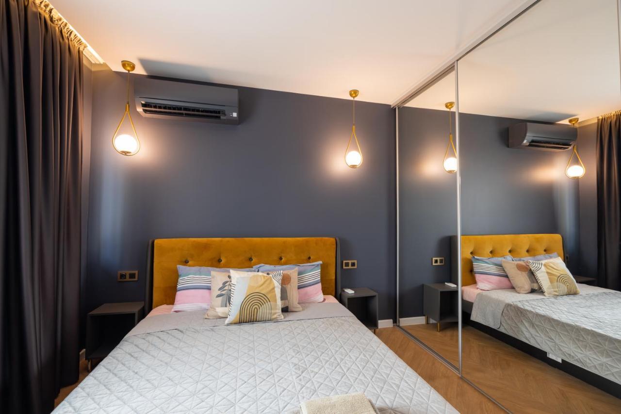 Topaz Beachfront Apartment Варна Екстериор снимка