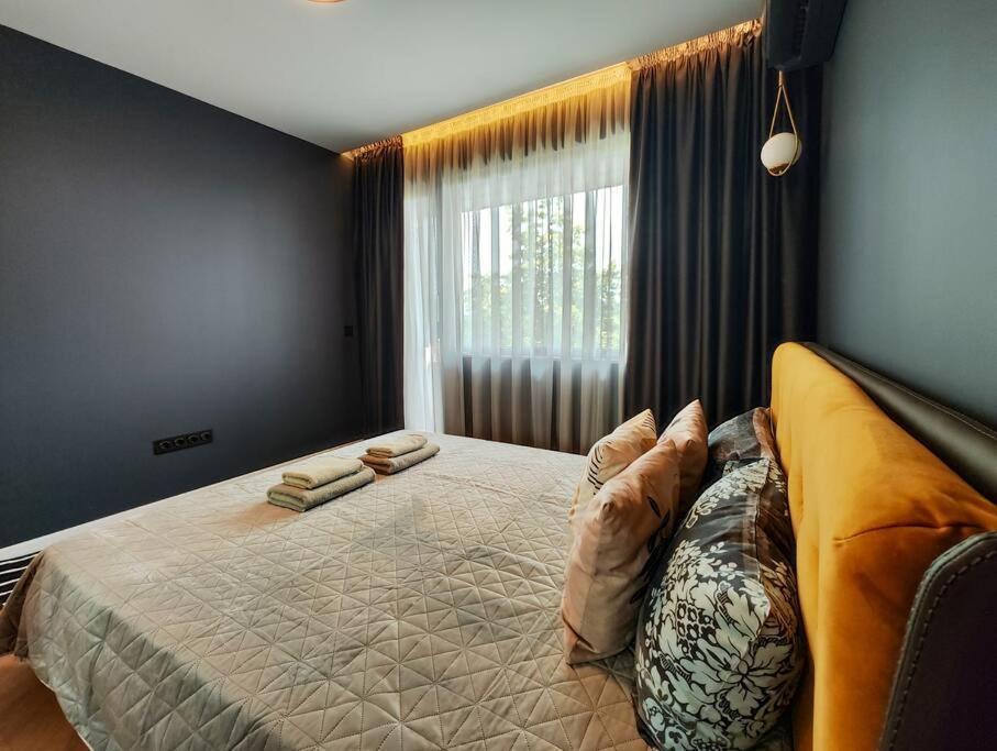 Topaz Beachfront Apartment Варна Екстериор снимка